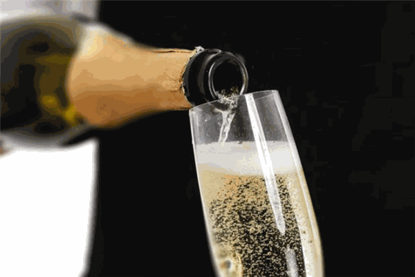 百年董王家酒业